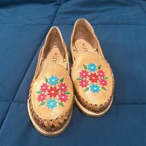 Unma leather sandals